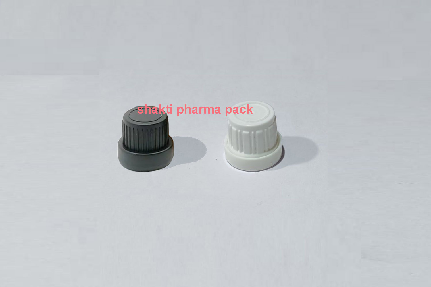 18MM SEAL CAP BLACK WHITE